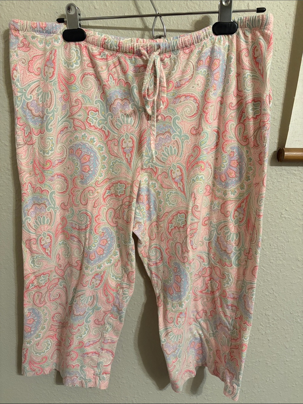 Lauren Ralph Lauren Pink Multi Paisley Short-Sleeve Cropped Leg Pajama Set - Picture 5 of 6